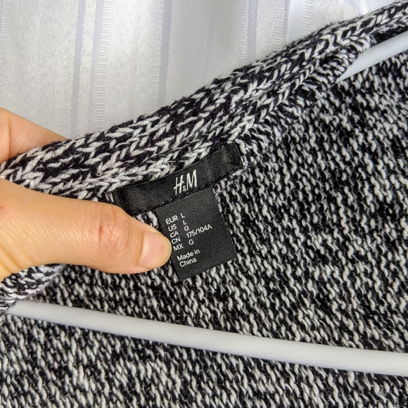 Cardigan - Picture 2 of 5